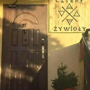 https://cztery-zywioly.szklarskaporebahotels.net